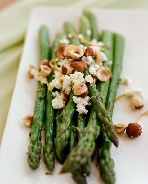 Asparagus with Hazelnuts and Goat Cheese
&ndash; Anolon