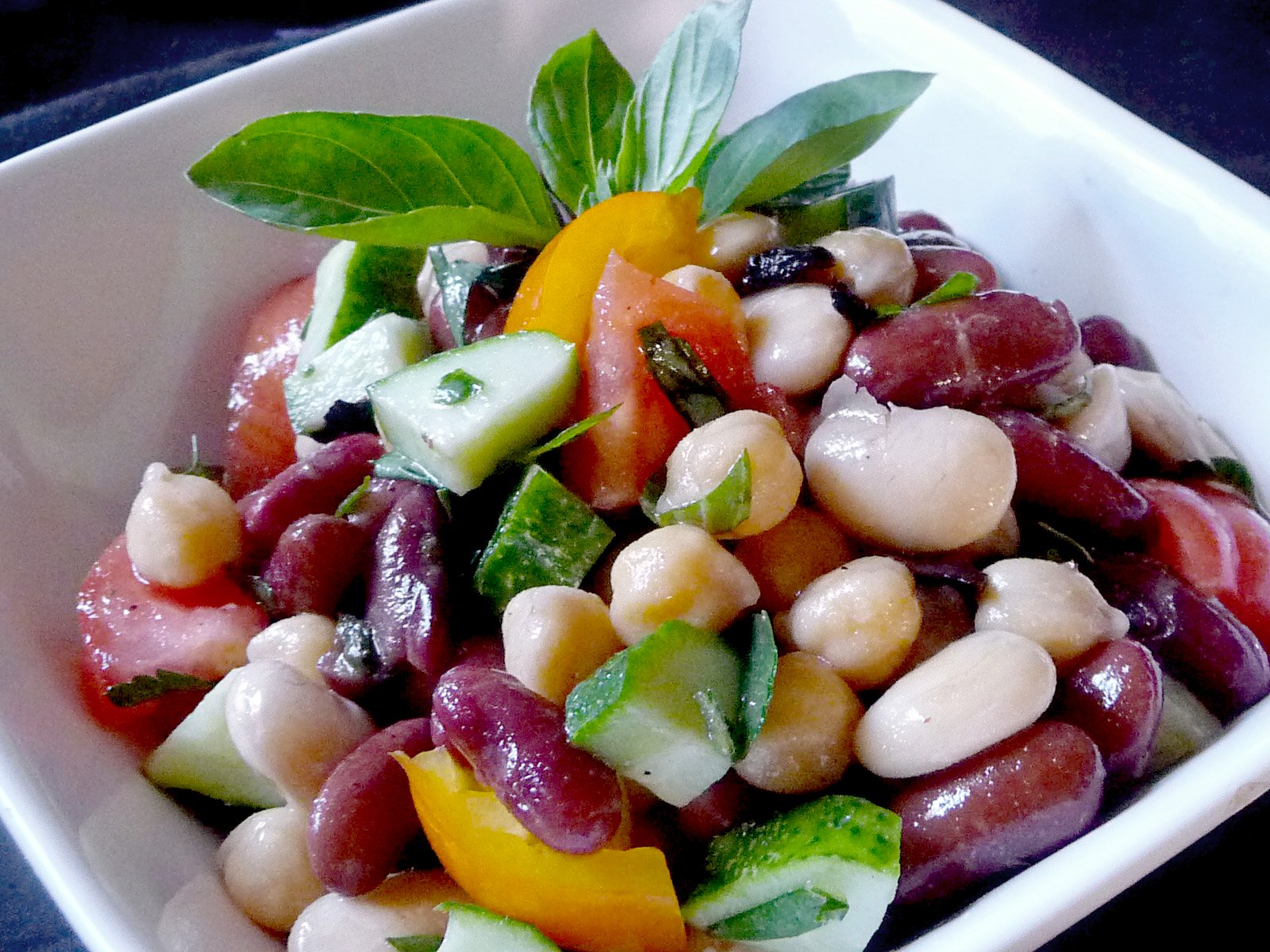 Mediterranean Mixed Bean Salad with Heirloom Tomatoes and Herbs
&ndash; Anolon