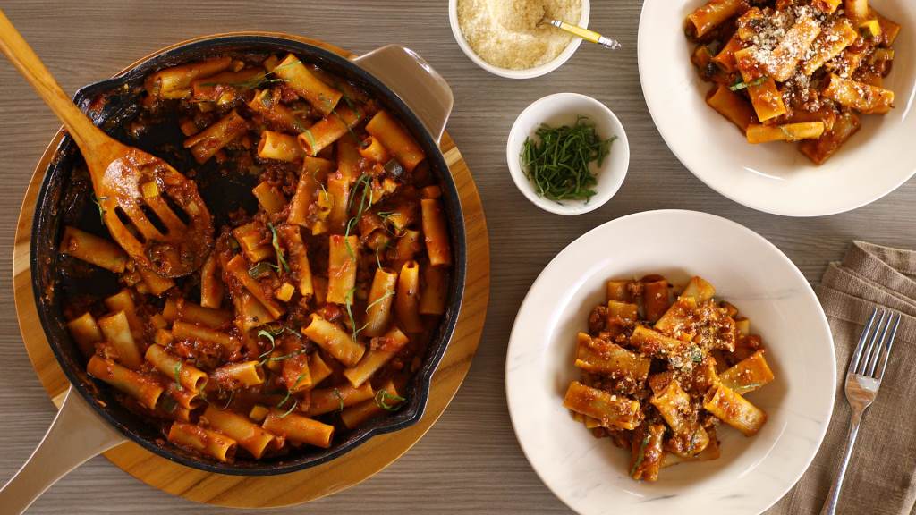 Rigatoni with Meat Sauce