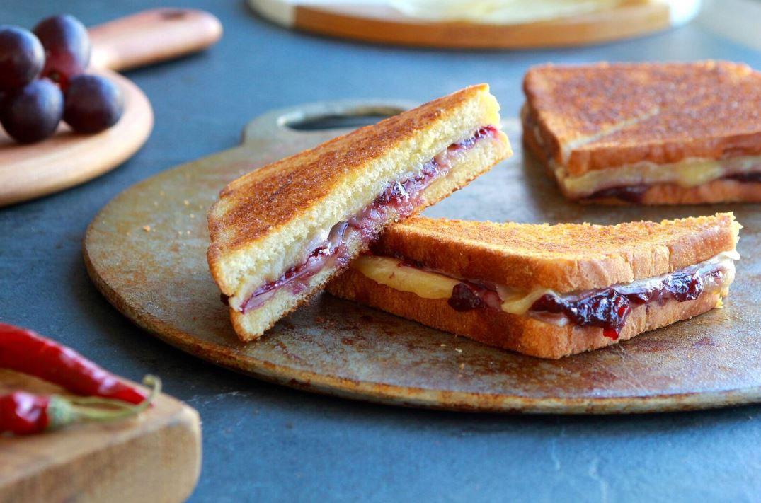 Grilled Cheese and Muscato-Chile Jam Sandwiches