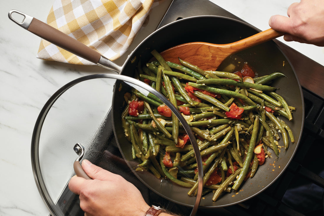 Long-Cooked Green Beans with Tomatoes and Garlic