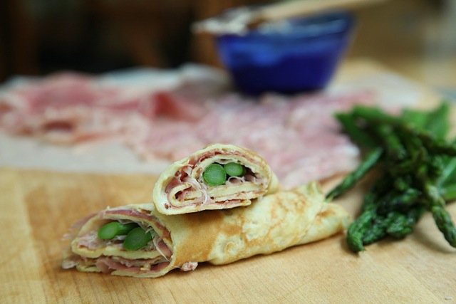 Asparagus and Prosciutto Crepes